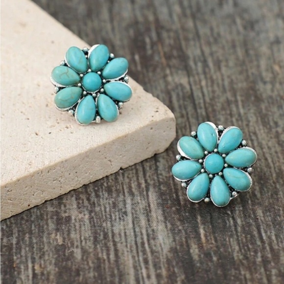 Jewelry - Turquoise Floral Stud Earrings